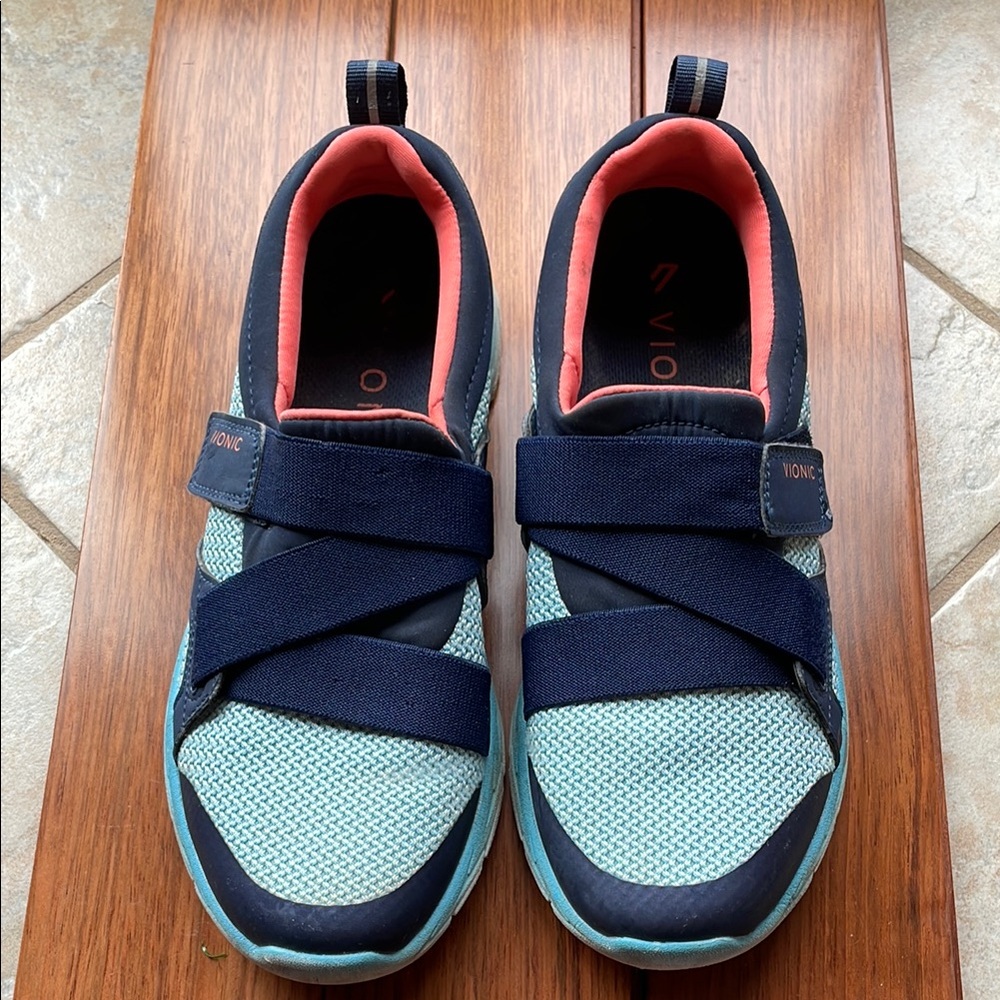Vionic Womens Blue and Navy Shoes size 8 slip-on